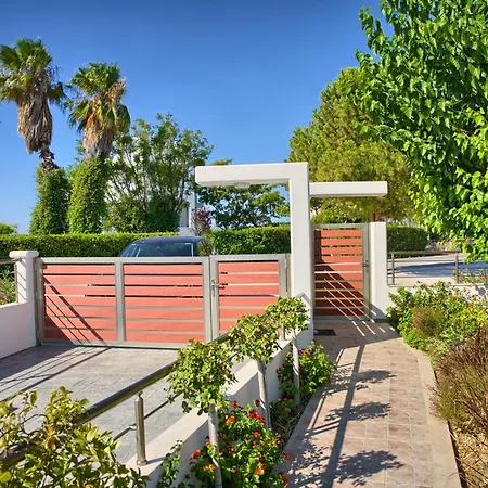 Hébergement de vacances Paul’s Garden Luxury House *
