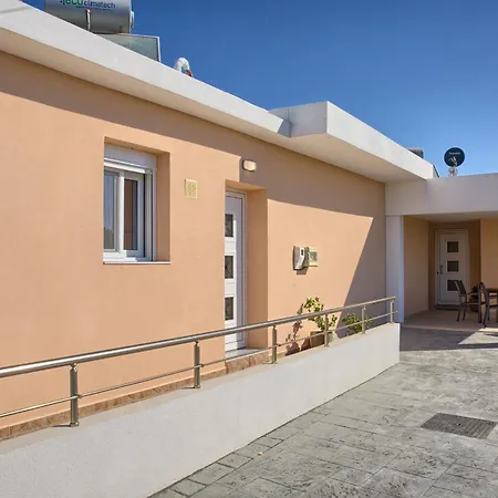 Paul’s Garden Luxury House Hébergement de vacances
