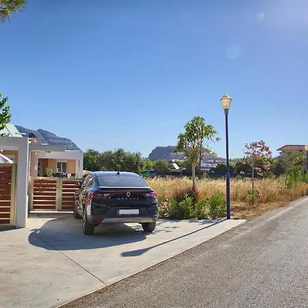 Paul's Garden Luxury House Semesterbostad Haraki