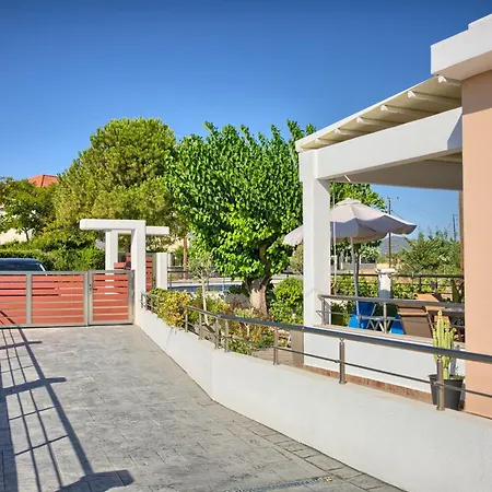 Paul's Garden Luxury House Haraki