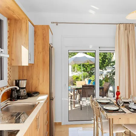 Paul's Garden Luxury House Haraki