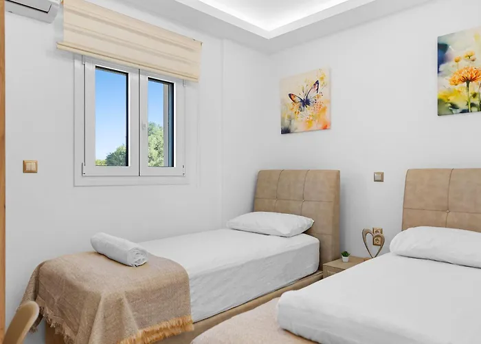 Paul's Garden Luxury House Haraki