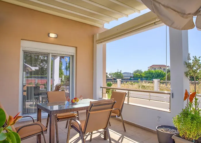 Paul's Garden Luxury House Case de vacanță Haraki