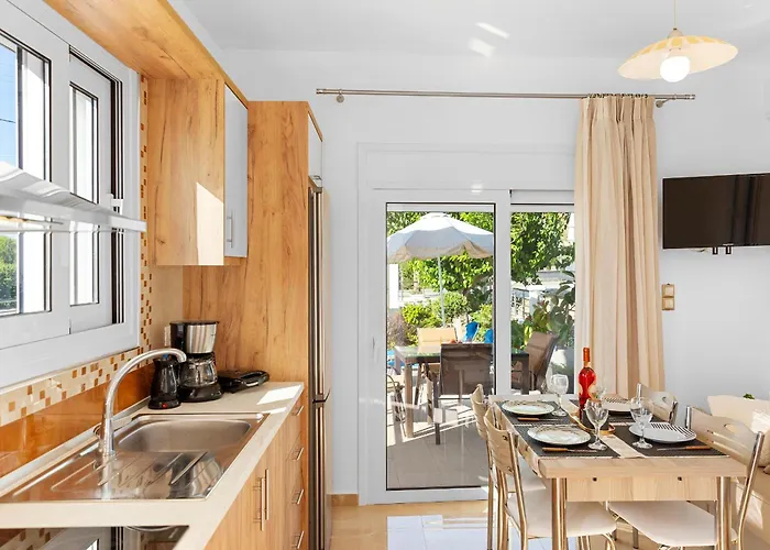 Paul's Garden Luxury House 하라키